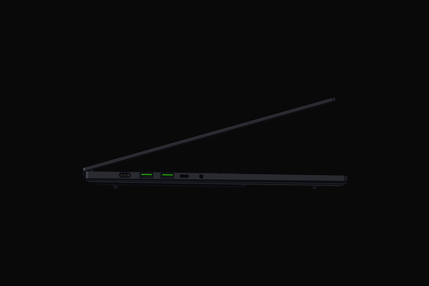 Razer Blade 16 QHD+ 240 Hz OLED GeForce RTX 5090 Gaming Laptop Black